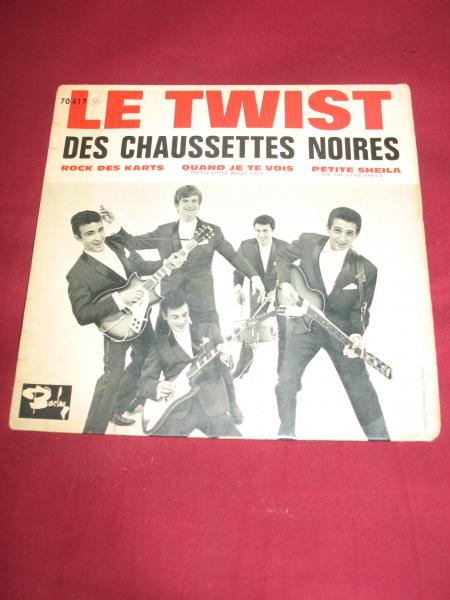 LE TWIST DES CHAUSSETTES NOIRES